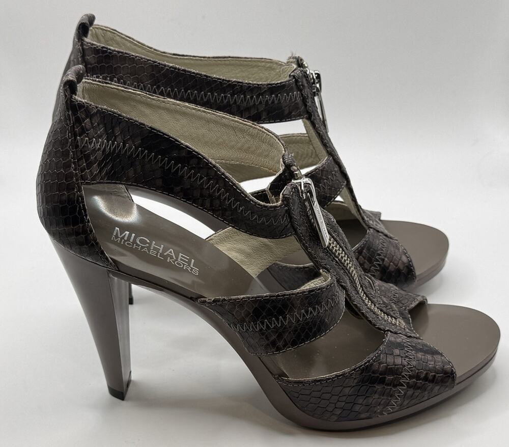 MICHAEL KORS BERKLEY T STRAP CINDER TAUPE EMBOSSED WOMENS SANDAL SZ 7.5